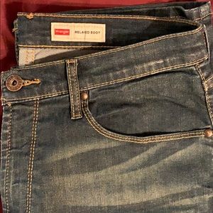 Men’s Wrangler relaxed boot cut jeans